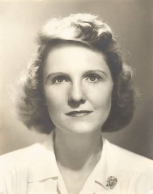 Portrait photograph of Margie Samuels